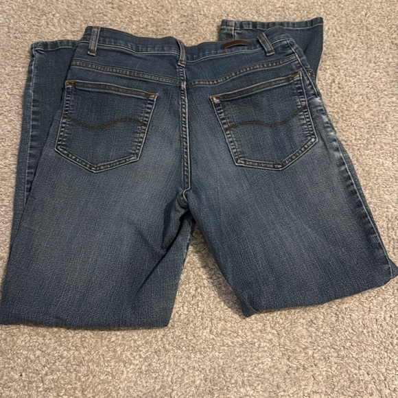 Women’s Lee relaxed fit jeans - Picture 6 of 8